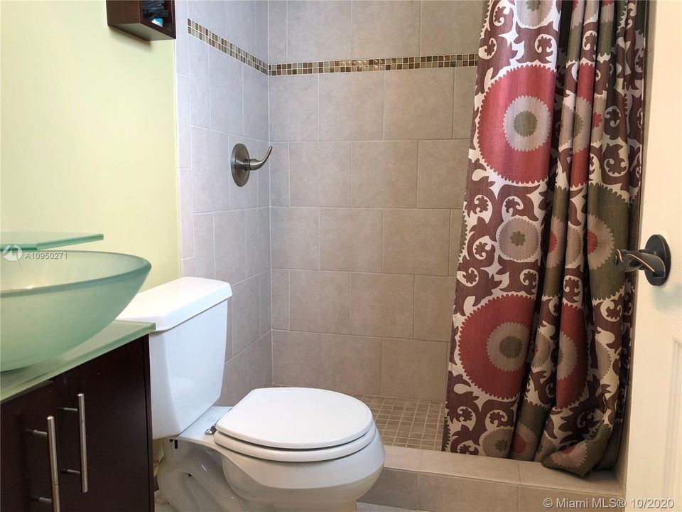 Recientemente alquilado: $2,200 (3 camas, 2 baños, 1450 Pies cuadrados)