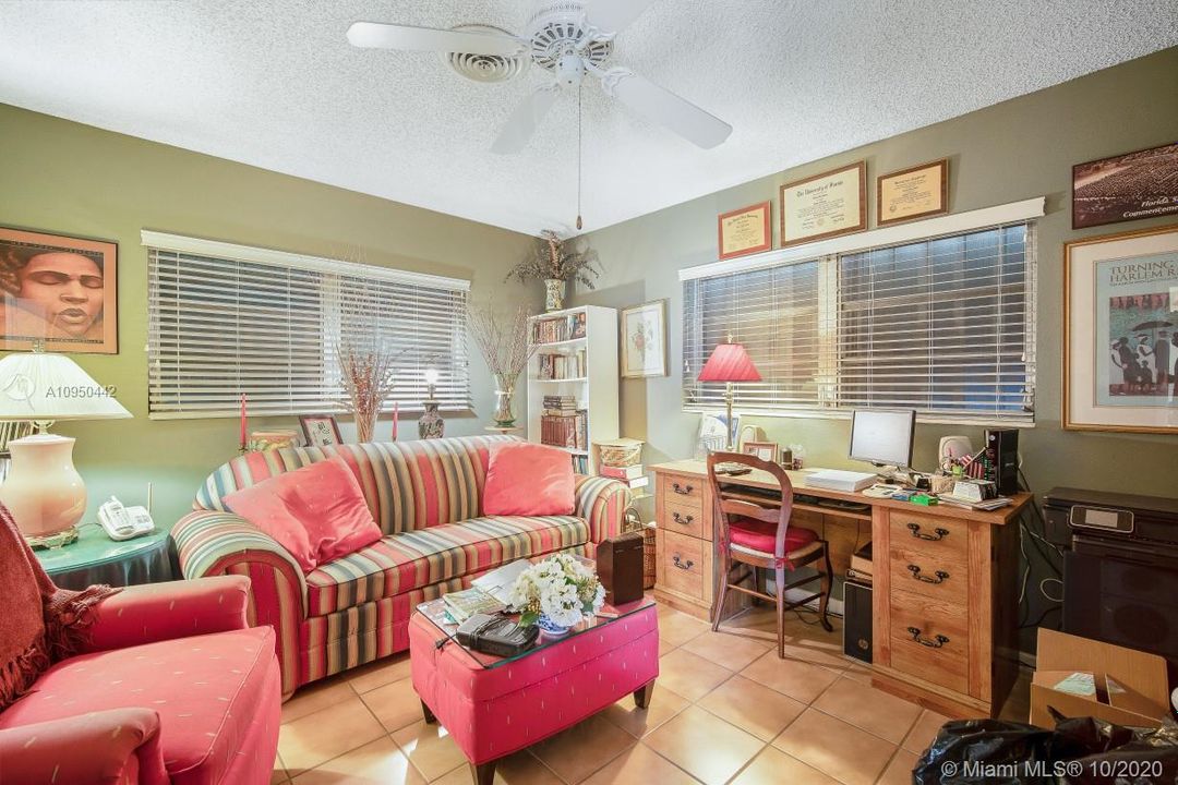 Recently Sold: $425,000 (3 beds, 2 baths, 1868 Square Feet)
