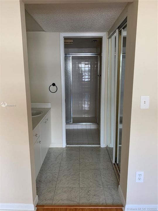 Vendido Recientemente: $119,000 (2 camas, 2 baños, 1040 Pies cuadrados)