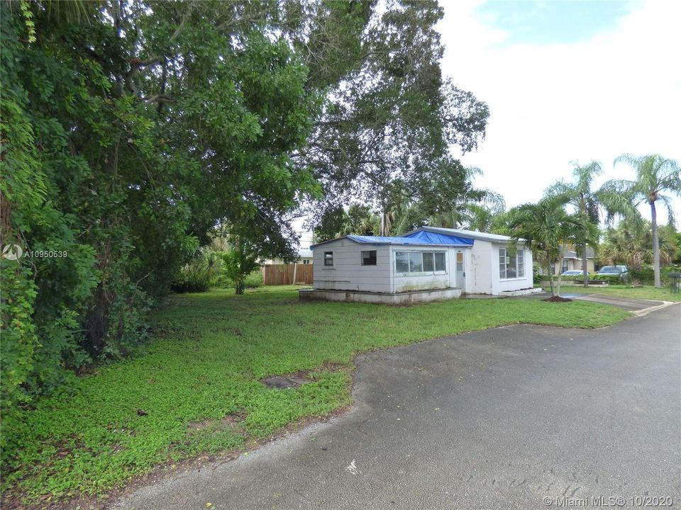 Recently Sold: $107,000 (2 beds, 2 baths, 678 Square Feet)