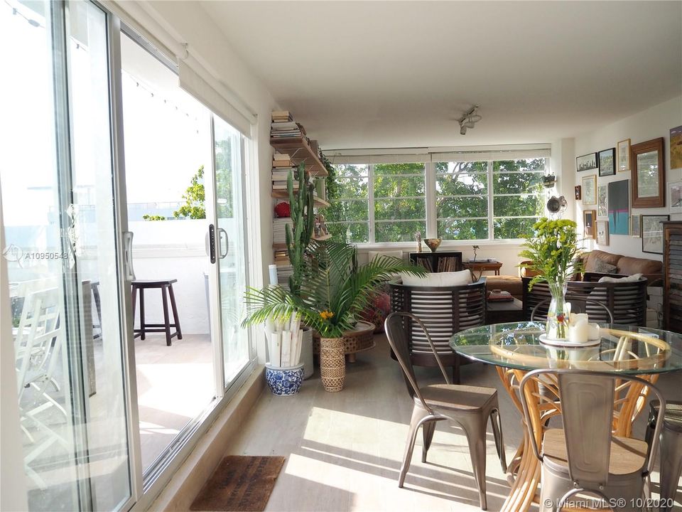 Recently Rented: $2,900 (2 beds, 2 baths, 1089 Square Feet)