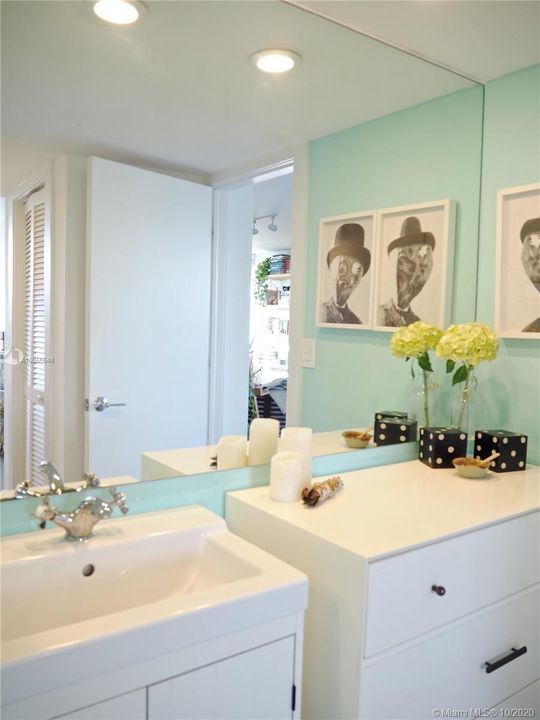 Recently Rented: $2,900 (2 beds, 2 baths, 1089 Square Feet)
