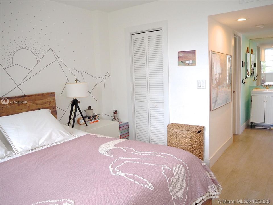 Recently Rented: $2,900 (2 beds, 2 baths, 1089 Square Feet)