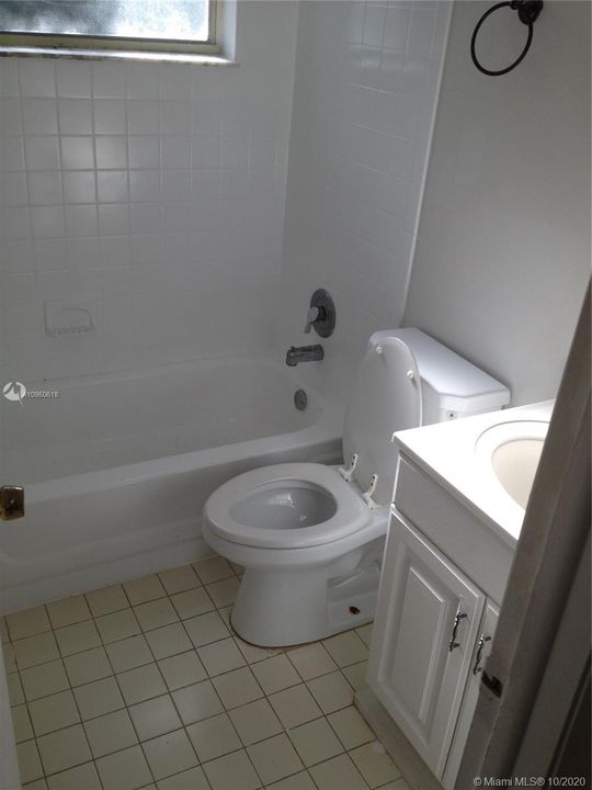最近租的: $1,400 (3 贝兹, 2 浴室, 950 平方英尺)