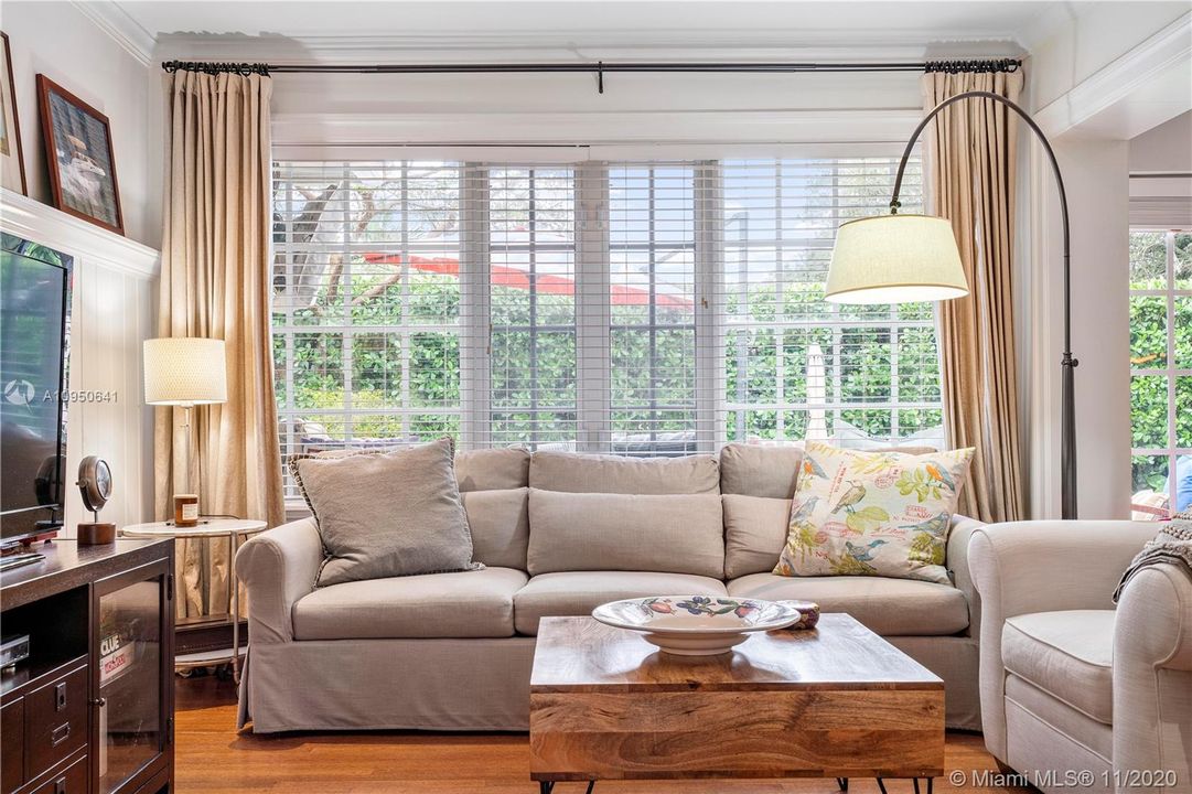 Vendido Recientemente: $949,000 (4 camas, 3 baños, 0 Pies cuadrados)