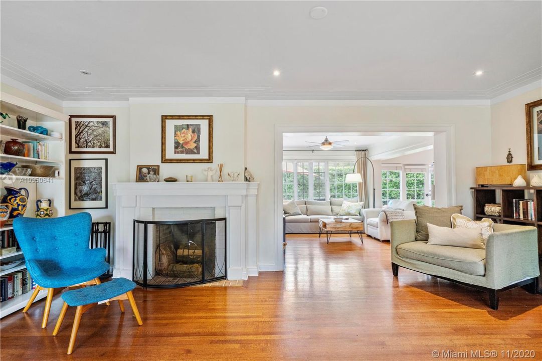 Vendido Recientemente: $949,000 (4 camas, 3 baños, 0 Pies cuadrados)