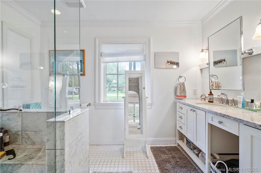 Vendido Recientemente: $949,000 (4 camas, 3 baños, 0 Pies cuadrados)