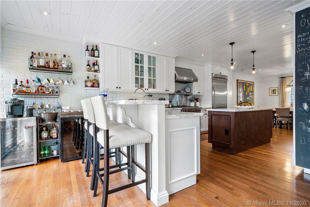 Vendido Recientemente: $949,000 (4 camas, 3 baños, 0 Pies cuadrados)