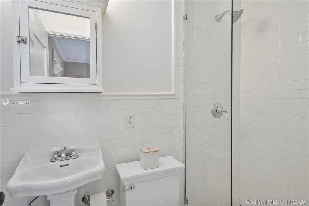 Vendido Recientemente: $949,000 (4 camas, 3 baños, 0 Pies cuadrados)