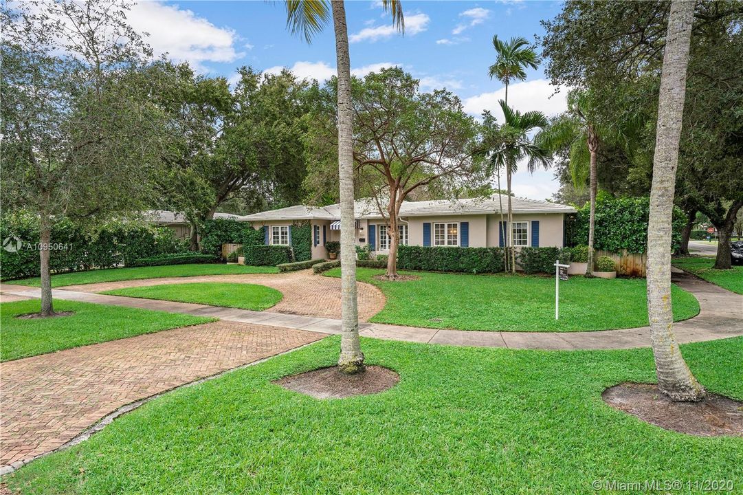 Vendido Recientemente: $949,000 (4 camas, 3 baños, 0 Pies cuadrados)