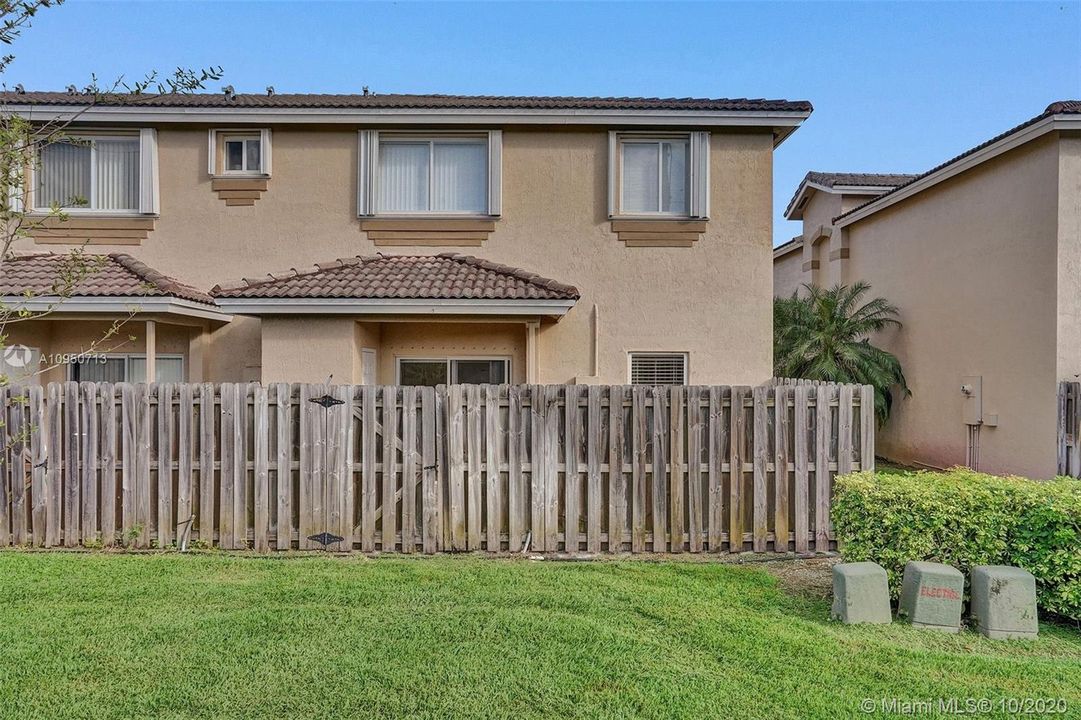 Недавно продано: $199,000 (4 спален, 2 ванн, 1846 Квадратных фут)