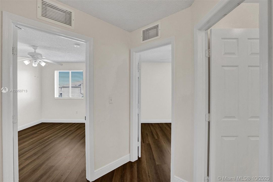 Недавно продано: $199,000 (4 спален, 2 ванн, 1846 Квадратных фут)