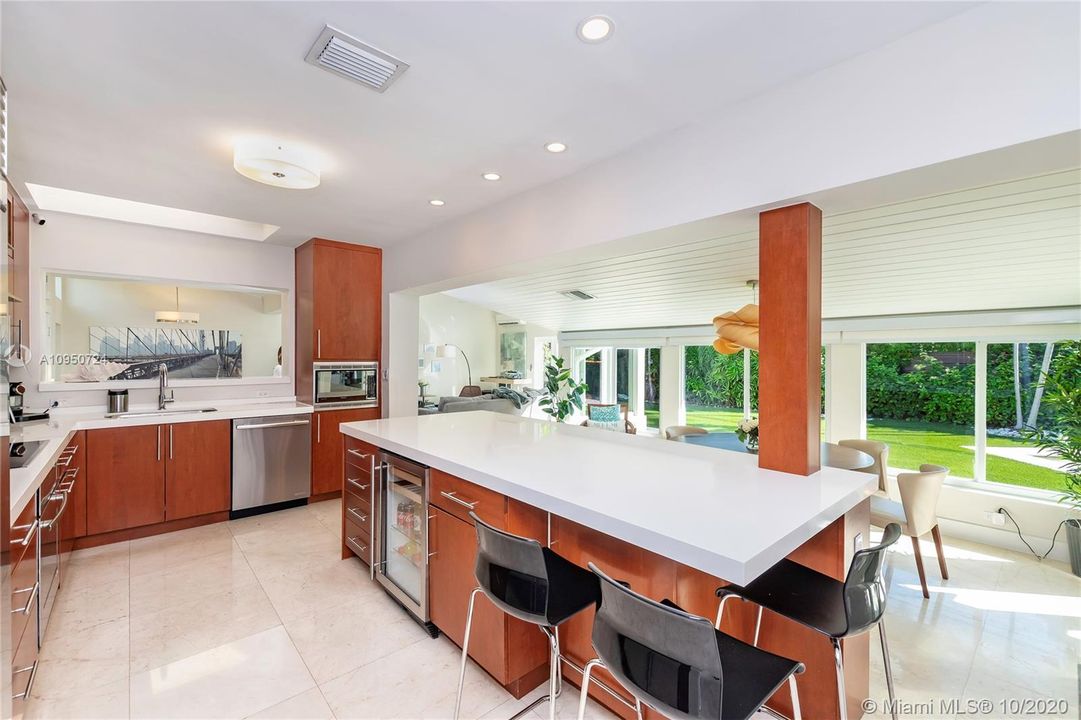 Recently Sold: $2,350,000 (4 beds, 3 baths, 2270 Square Feet)