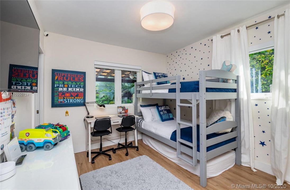 Recently Sold: $2,350,000 (4 beds, 3 baths, 2270 Square Feet)