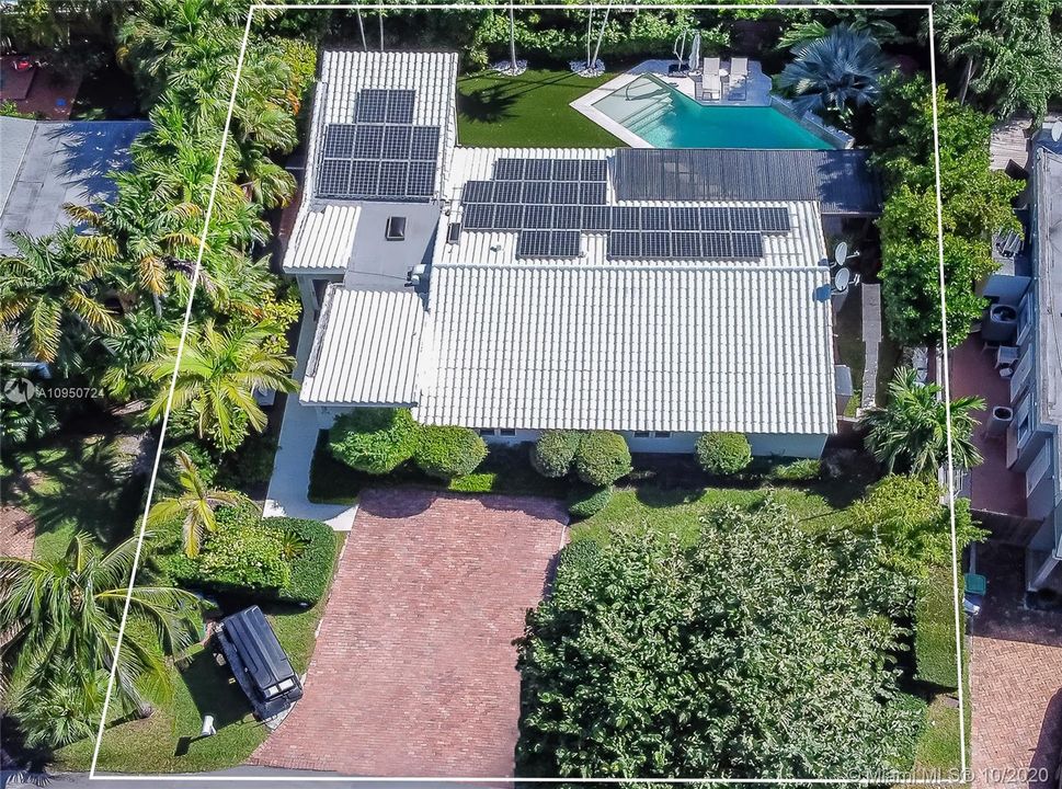 Recently Sold: $2,350,000 (4 beds, 3 baths, 2270 Square Feet)