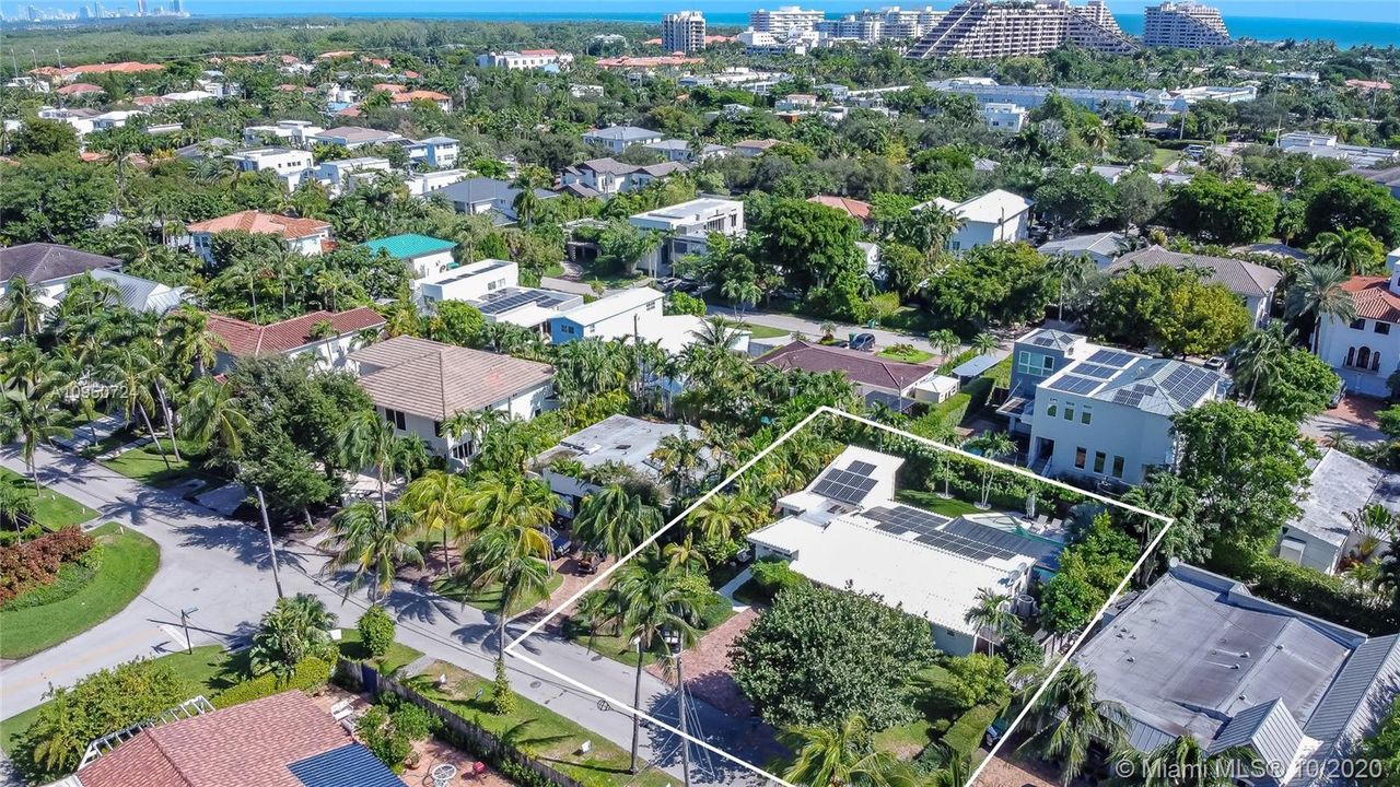 Recently Sold: $2,350,000 (4 beds, 3 baths, 2270 Square Feet)