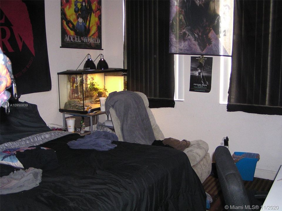 Недавно продано: $250,000 (4 спален, 3 ванн, 1964 Квадратных фут)