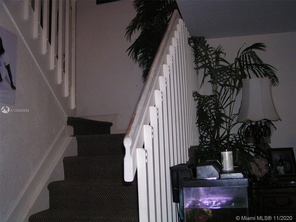 Недавно продано: $250,000 (4 спален, 3 ванн, 1964 Квадратных фут)