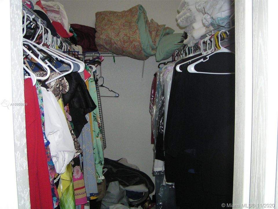 Недавно продано: $250,000 (4 спален, 3 ванн, 1964 Квадратных фут)