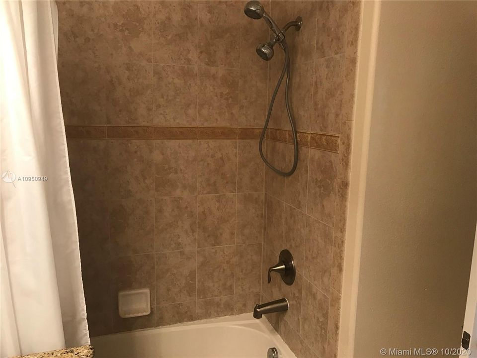 Vendido Recientemente: $239,995 (4 camas, 3 baños, 0 Pies cuadrados)