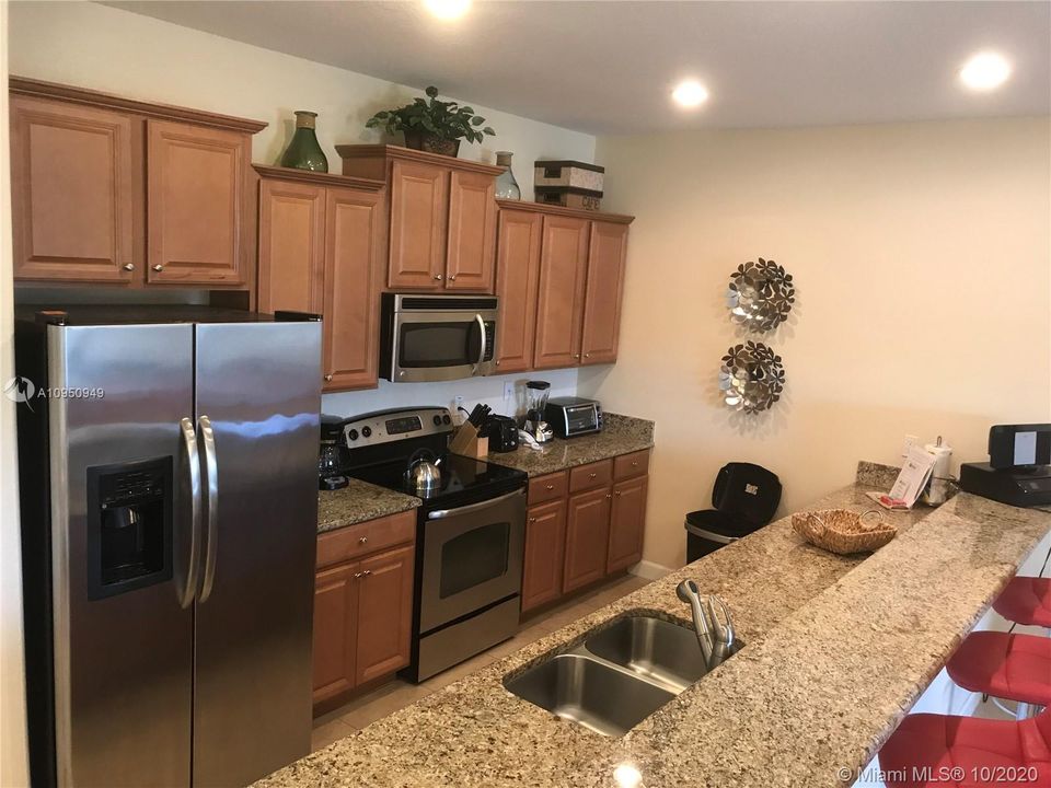 Vendido Recientemente: $239,995 (4 camas, 3 baños, 0 Pies cuadrados)