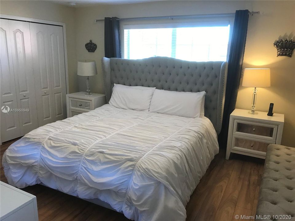 Vendido Recientemente: $239,995 (4 camas, 3 baños, 0 Pies cuadrados)