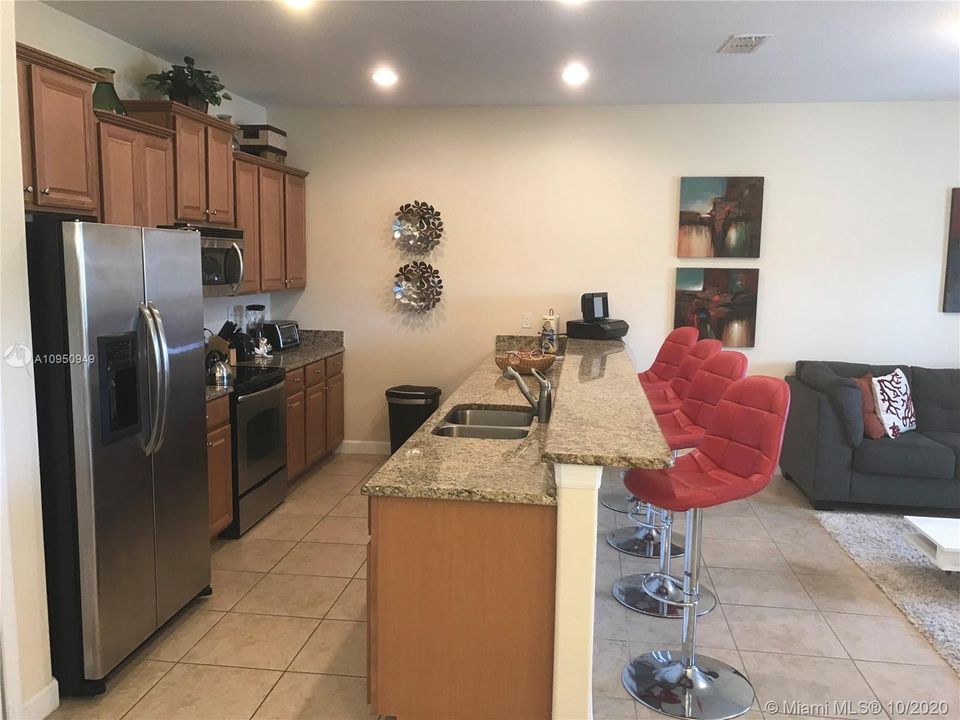 Vendido Recientemente: $239,995 (4 camas, 3 baños, 0 Pies cuadrados)