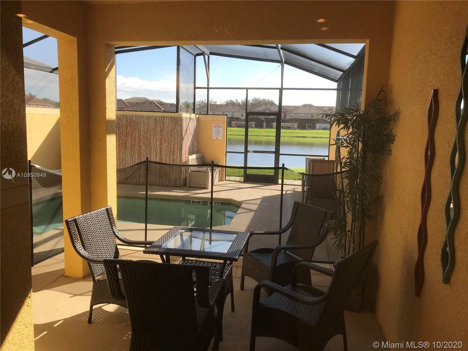 Vendido Recientemente: $239,995 (4 camas, 3 baños, 0 Pies cuadrados)
