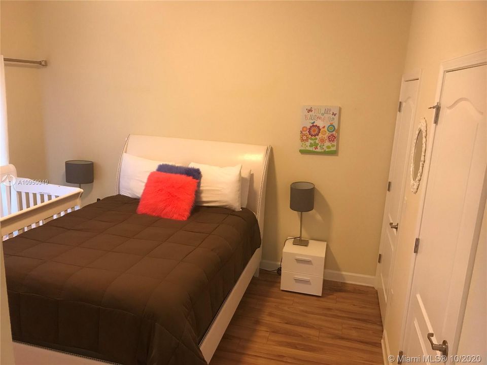 Vendido Recientemente: $239,995 (4 camas, 3 baños, 0 Pies cuadrados)