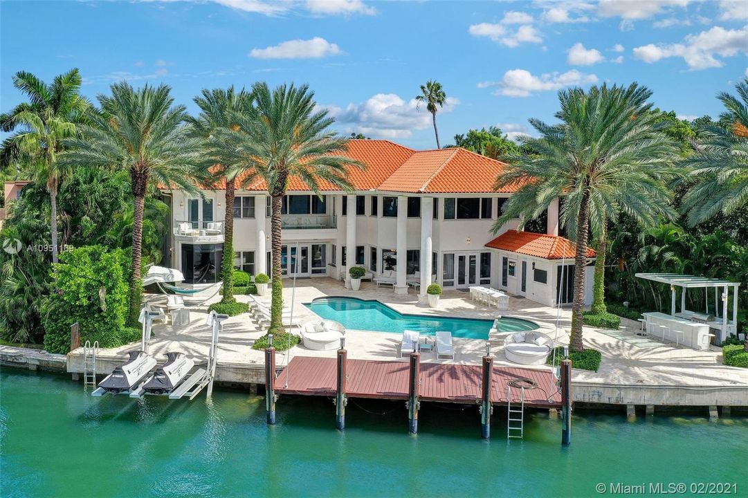Recently Sold: $13,950,000 (7 beds, 7 baths, 7748 Square Feet)