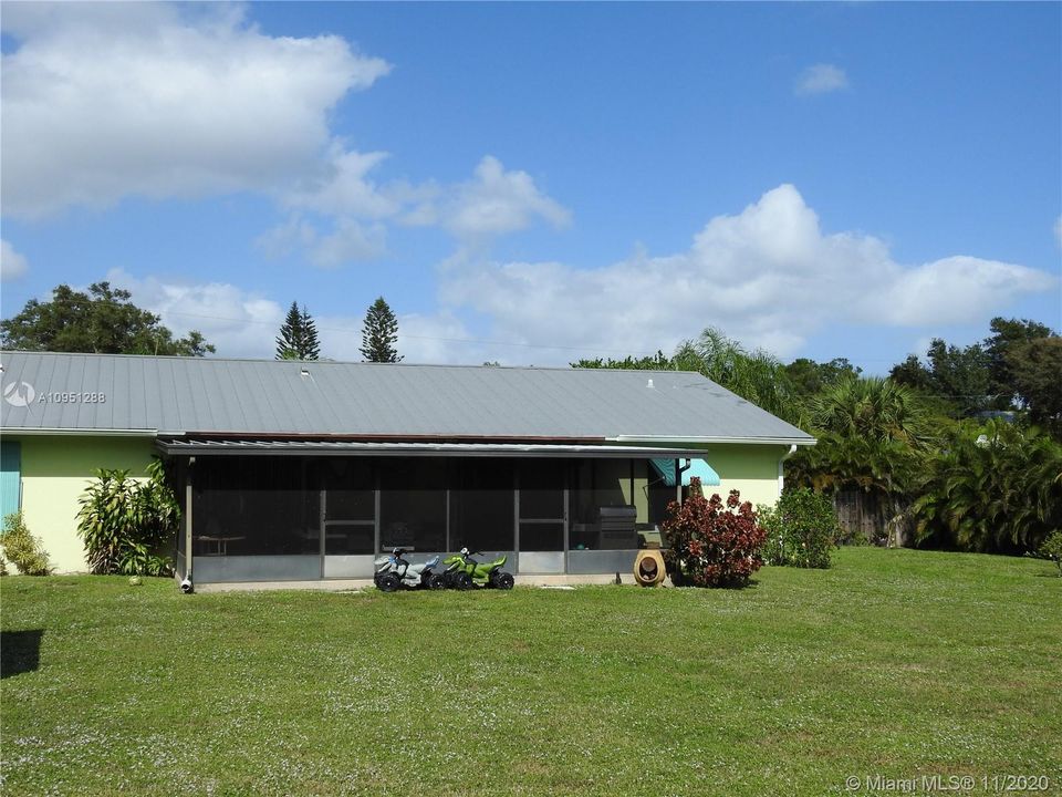 Vendido Recientemente: $335,000 (3 camas, 2 baños, 1948 Pies cuadrados)