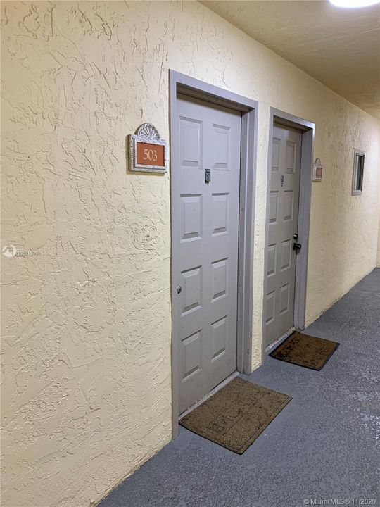 Recently Sold: $165,000 (1 beds, 1 baths, 810 Square Feet)