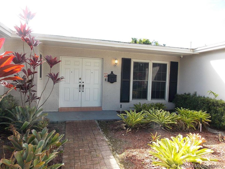 Vendido Recientemente: $506,900 (4 camas, 2 baños, 1797 Pies cuadrados)