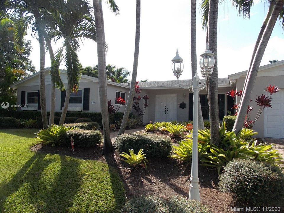 Vendido Recientemente: $506,900 (4 camas, 2 baños, 1797 Pies cuadrados)