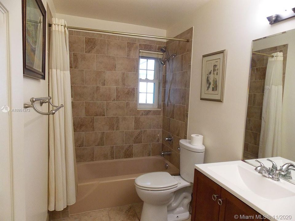 Vendido Recientemente: $506,900 (4 camas, 2 baños, 1797 Pies cuadrados)