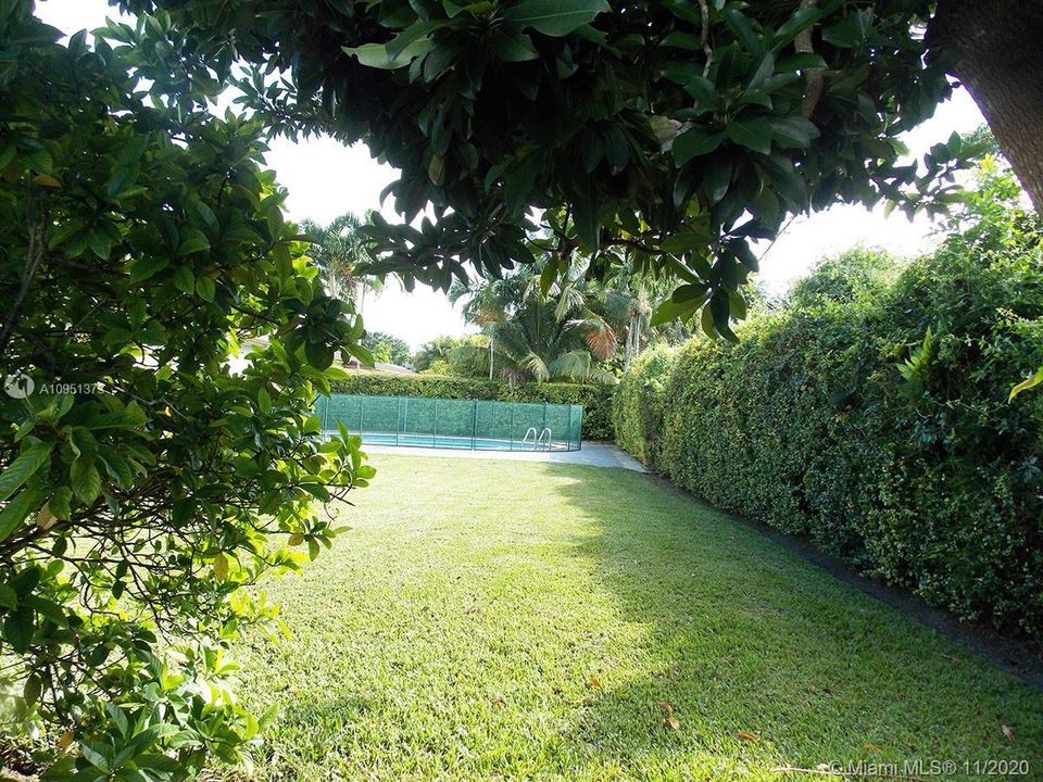 Vendido Recientemente: $506,900 (4 camas, 2 baños, 1797 Pies cuadrados)