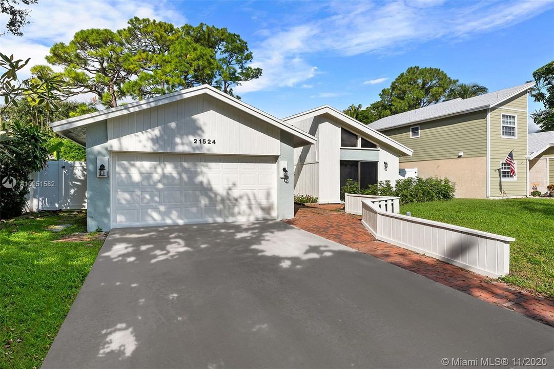 Vendido Recientemente: $449,742 (3 camas, 2 baños, 1525 Pies cuadrados)