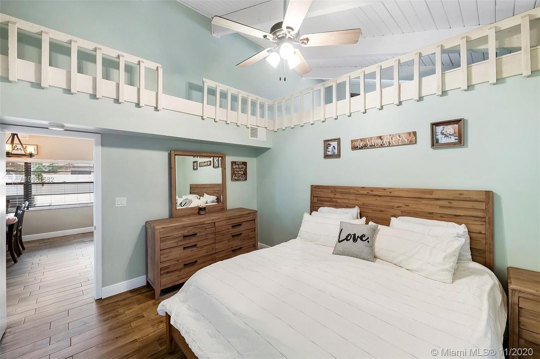 Vendido Recientemente: $449,742 (3 camas, 2 baños, 1525 Pies cuadrados)