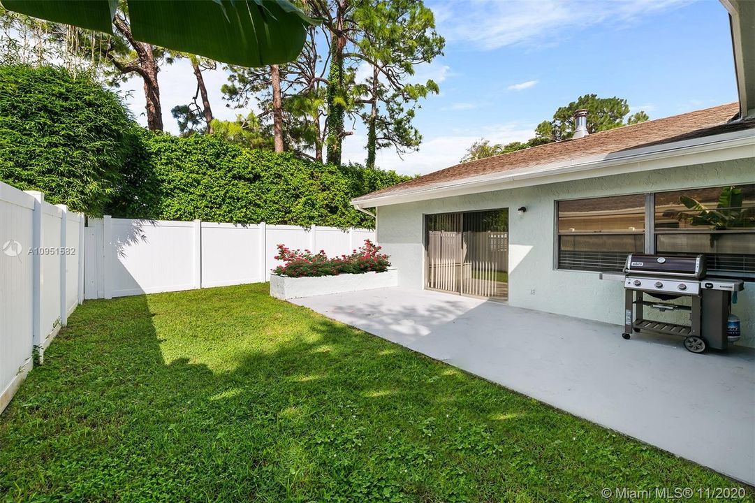 Vendido Recientemente: $449,742 (3 camas, 2 baños, 1525 Pies cuadrados)