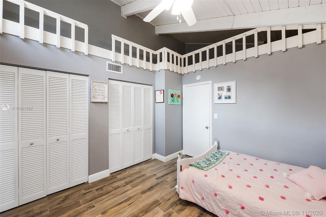 Vendido Recientemente: $449,742 (3 camas, 2 baños, 1525 Pies cuadrados)