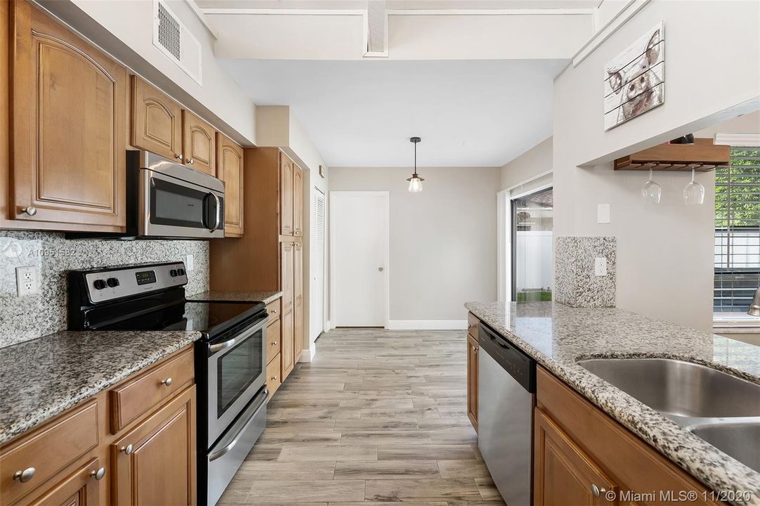 Vendido Recientemente: $449,742 (3 camas, 2 baños, 1525 Pies cuadrados)