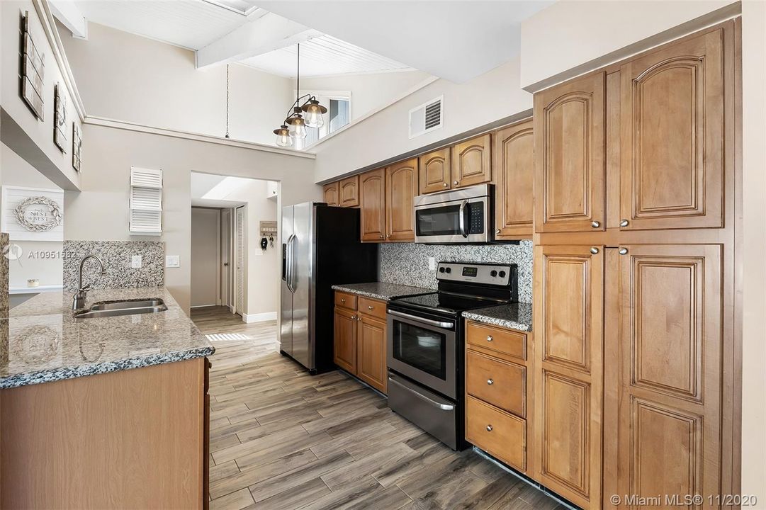 Vendido Recientemente: $449,742 (3 camas, 2 baños, 1525 Pies cuadrados)