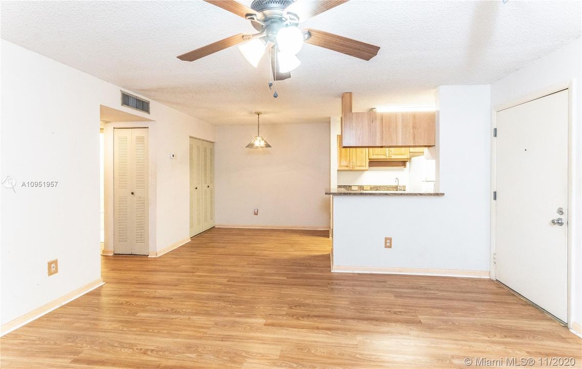 Recently Sold: $78,500 (1 beds, 1 baths, 650 Square Feet)