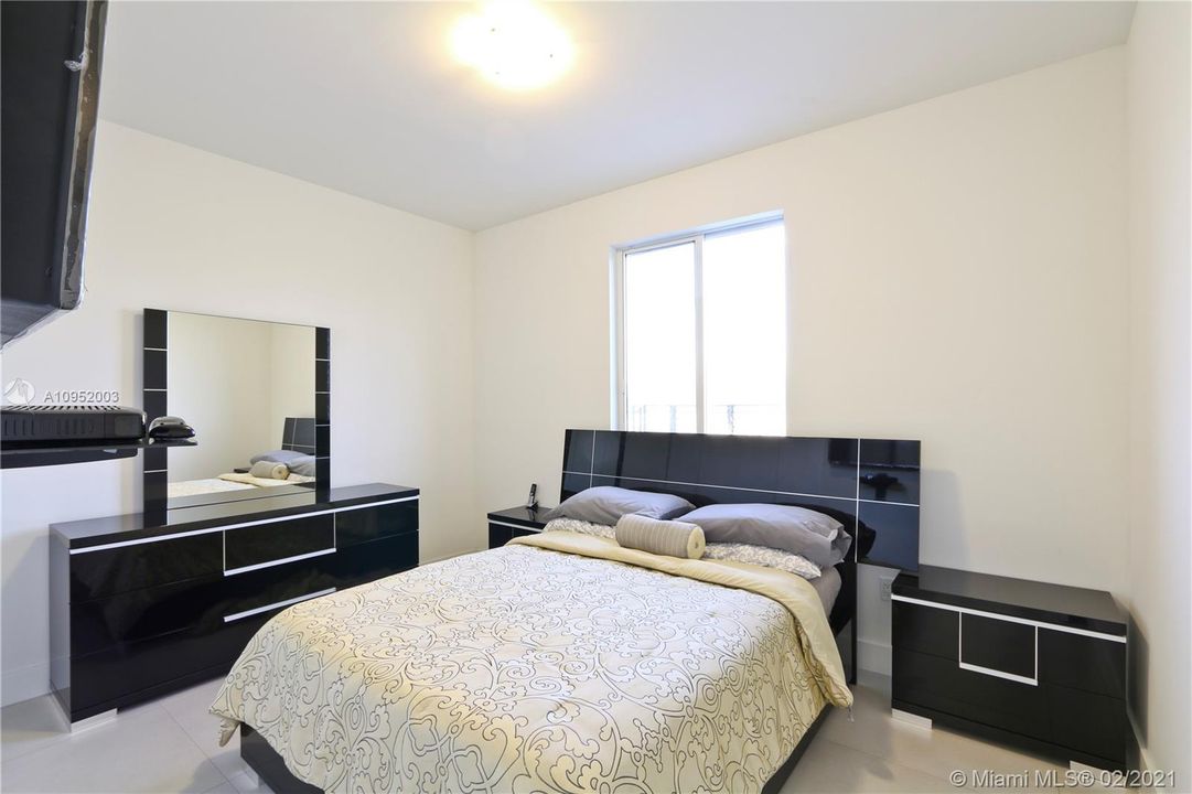 Recientemente alquilado: $5,650 (5 camas, 5 baños, 3113 Pies cuadrados)