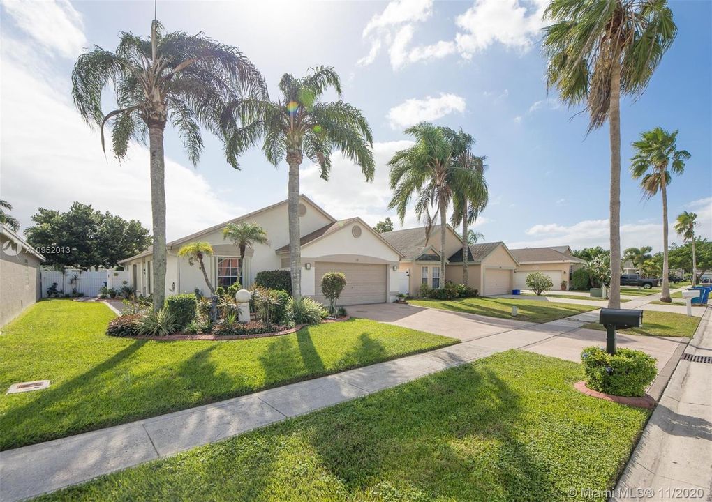 Vendido Recientemente: $349,000 (3 camas, 2 baños, 1446 Pies cuadrados)