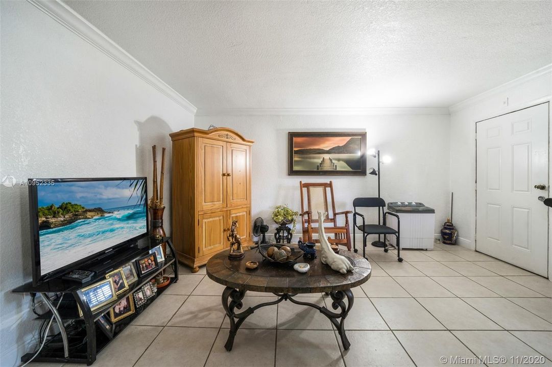 Recently Sold: $145,000 (1 beds, 1 baths, 558 Square Feet)