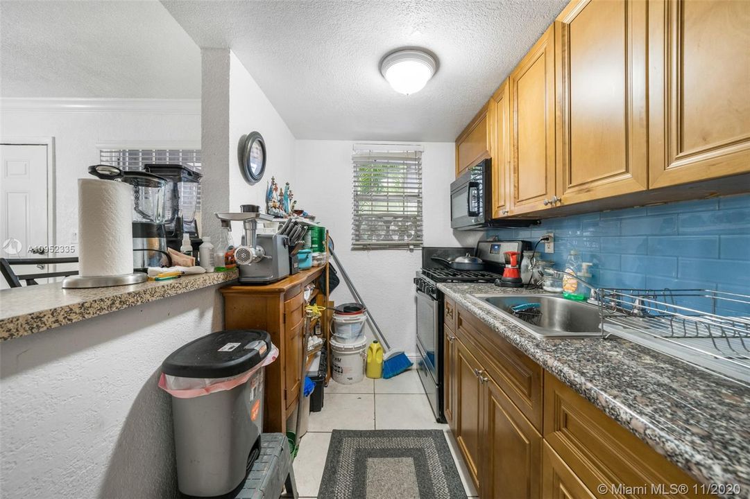 Recently Sold: $145,000 (1 beds, 1 baths, 558 Square Feet)