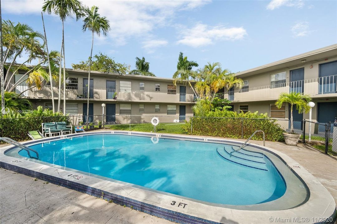 Recently Sold: $145,000 (1 beds, 1 baths, 558 Square Feet)