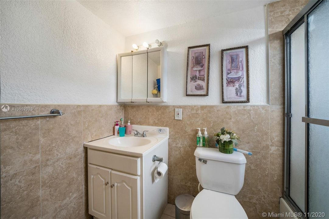 Recently Sold: $145,000 (1 beds, 1 baths, 558 Square Feet)