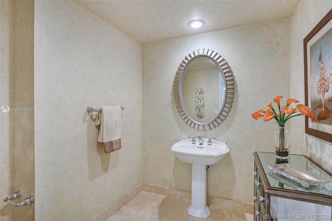 Recently Sold: $999,911 (2 beds, 2 baths, 2601 Square Feet)